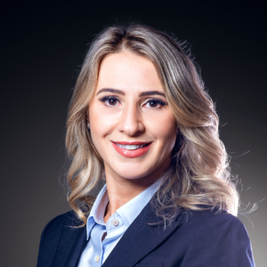 GEI_8277_OK-1-300x300